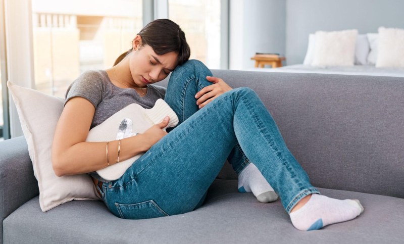 Bị PCOS dễ bị đau bụng dưới