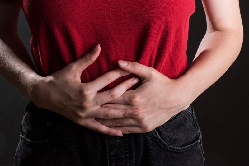 tiểu buốt có mủ trắng có thể đi kèm với triệu chứng ngứa ngáy